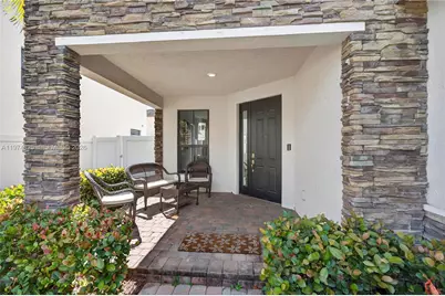 3542 W 93rd Pl, Hialeah, FL 33018 - Photo 25