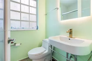 439 15th St, Miami Beach, FL 33139 - Photo 9