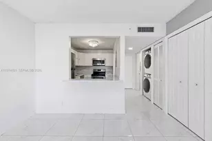 140 Lakeview Dr, Weston, FL 33326 - Photo 11