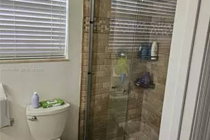 183 E 44th St, Hialeah, FL 33013 - Photo 37