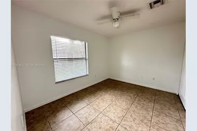 1045 NE 10th Ave #1, Fort Lauderdale, FL 33304 - Photo 13