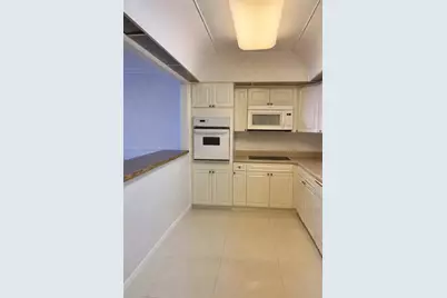 19390 Collins Ave #225, Sunny Isles Beach, FL 33160 - Photo 3