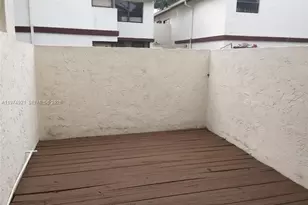 331 Ives Dairy Rd, Miami, FL 33179 - Photo 3