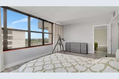 2500 Parkview Dr #1914, Hallandale Beach, FL 33009 - Photo 13