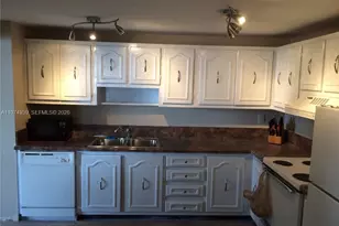 1800 Collins Ave, Miami Beach, FL 33139 - Photo 17