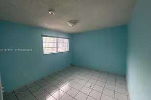 1876 NW 6th St, Miami, FL 33125 - Photo 5