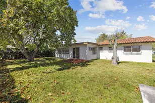 10262 SW 27th St, Miami, FL 33165 - Photo 15