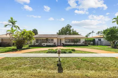 10262 SW 27th St, Miami, FL 33165 - Photo 1