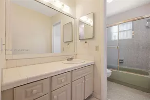 10262 SW 27th St, Miami, FL 33165 - Photo 13