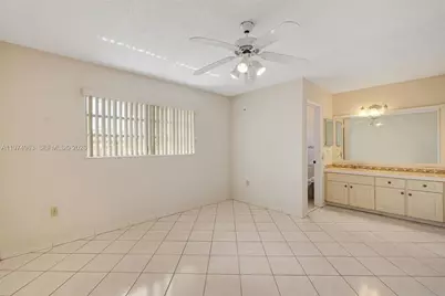 10262 SW 27th St, Miami, FL 33165 - Photo 9