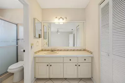 10262 SW 27th St, Miami, FL 33165 - Photo 11