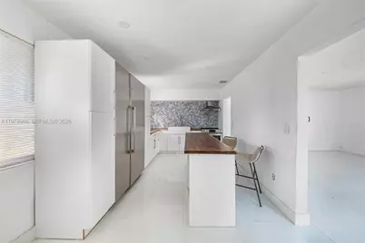 276 NW 40th St, Miami, FL 33127 - Photo 15