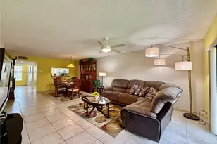 318 Lakeview Dr, Weston, FL 33326 - Photo 15