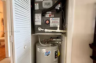 318 Lakeview Dr, Weston, FL 33326 - Photo 23