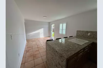 211 W 33rd St #2, Hialeah, FL 33012 - Photo 5