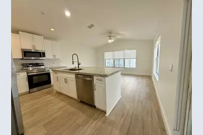 622 Carrington Ln #622, Weston, FL 33326 - Photo 9