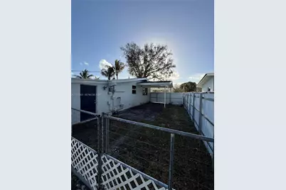 2655 Island Dr, Miramar, FL 33023 - Photo 11