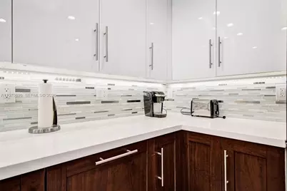 450 Paradise Isle Blvd #204, Hallandale Beach, FL 33009 - Photo 19