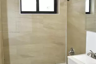 1035 SW 4th St, Miami, FL 33130 - Photo 11