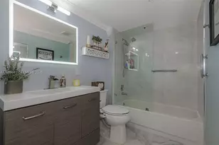 13705 SW 12th St, Pembroke Pines, FL 33027 - Photo 11