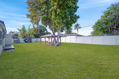 529 NE 109th St, Miami, FL 33161 - Photo 25