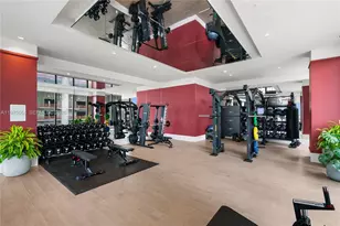 11 NE 6th St, Miami, FL 33132 - Photo 33