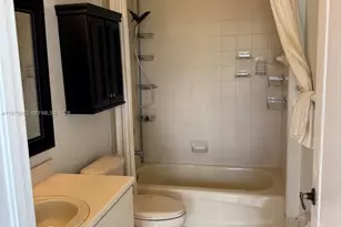 17660 NW 73rd Ave, Hialeah, FL 33015 - Photo 7