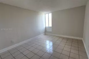 9120 Fontainebleau Blvd, Miami, FL 33172 - Photo 5