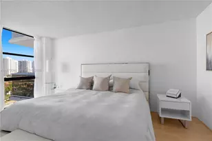 3625 N Country Club Dr, Aventura, FL 33180 - Photo 23