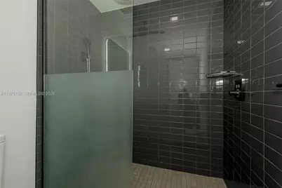 227 NE 2nd St #2206, Miami, FL 33132 - Photo 15