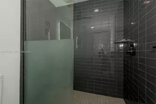 227 NE 2nd St, Miami, FL 33132 - Photo 15