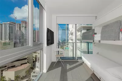 227 NE 2nd St #2206, Miami, FL 33132 - Photo 17