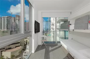 227 NE 2nd St, Miami, FL 33132 - Photo 17