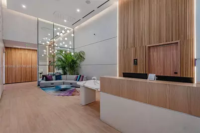 227 NE 2nd St #2206, Miami, FL 33132 - Photo 3