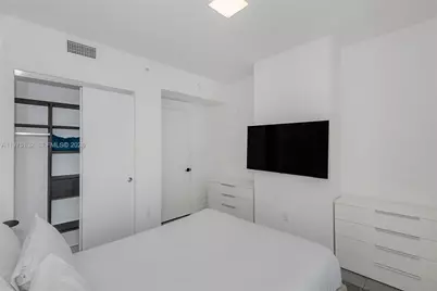 227 NE 2nd St #2206, Miami, FL 33132 - Photo 13