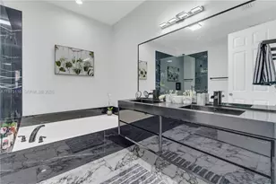 1019 W Longport Cir, Delray Beach, FL 33444 - Photo 17