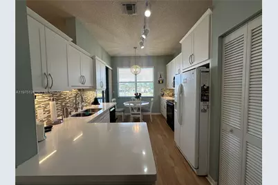 14911 SW 15th St #14911, Pembroke Pines, FL 33027 - Photo 7