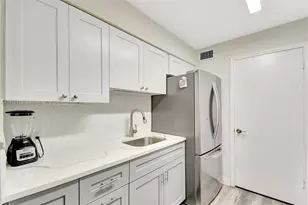 2445 NW 33rd St, Oakland Park, FL 33309 - Photo 13