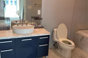 253 NE 2nd St, Miami, FL 33132 - Photo 9