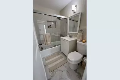 6324 E 6th Ave, Hialeah, FL 33013 - Photo 11