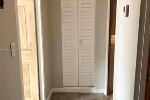 1408 Brickell Bay Dr, Miami, FL 33131 - Photo 17