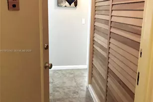 1408 Brickell Bay Dr, Miami, FL 33131 - Photo 5