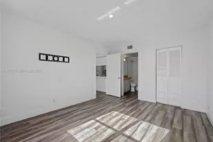 8120 Geneva Ct, Doral, FL 33166 - Photo 17