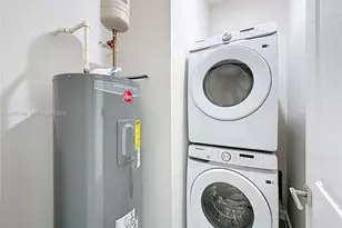 410 NW 41st St, Oakland Park, FL 33309 - Photo 29