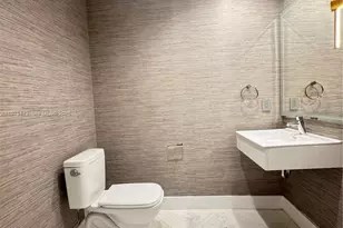 17301 Biscayne Blvd, North Miami Beach, FL 33160 - Photo 15