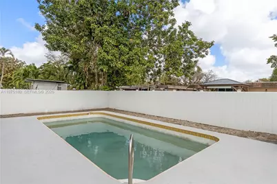 7906 NW 74th Ave, Tamarac, FL 33321 - Photo 13