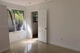 313 NE 57th St, Miami, FL 33137 - Photo 3