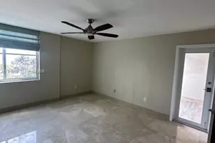 6450 Collins Ave, Miami Beach, FL 33141 - Photo 17