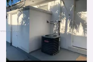 401 SW 8th St, Hallandale Beach, FL 33009 - Photo 13