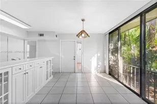 6436 E Miami Lakes Dr E, Miami Lakes, FL 33014 - Photo 9